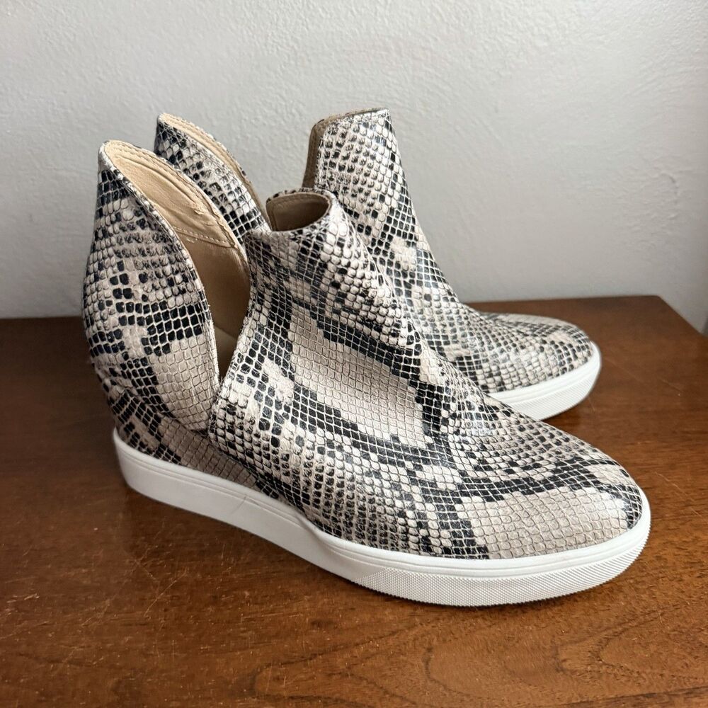 MIA Kate Snake Print Wedge Sneakers Grey Black Cutout Booties Womens Sz 8.5 M